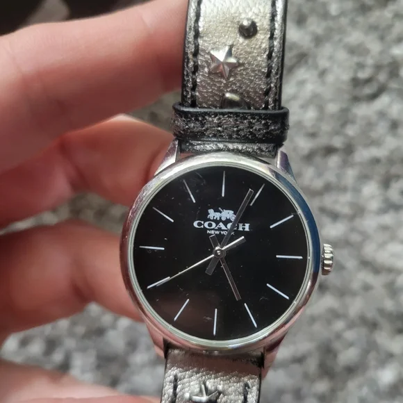 COACH pewter studded Heart Star Leather Designer Watch Orig  display picture 3